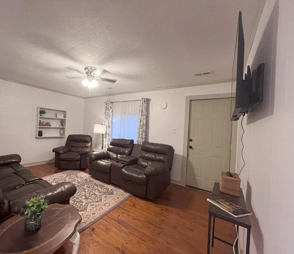 TV and multimedia, Living room, Seating area