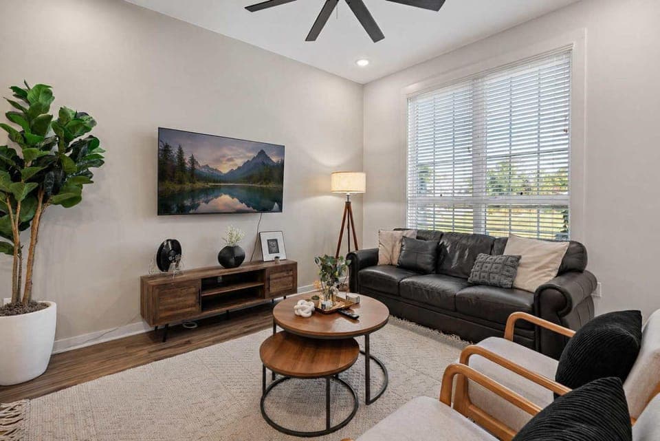 TV and multimedia, Living room, Seating area
