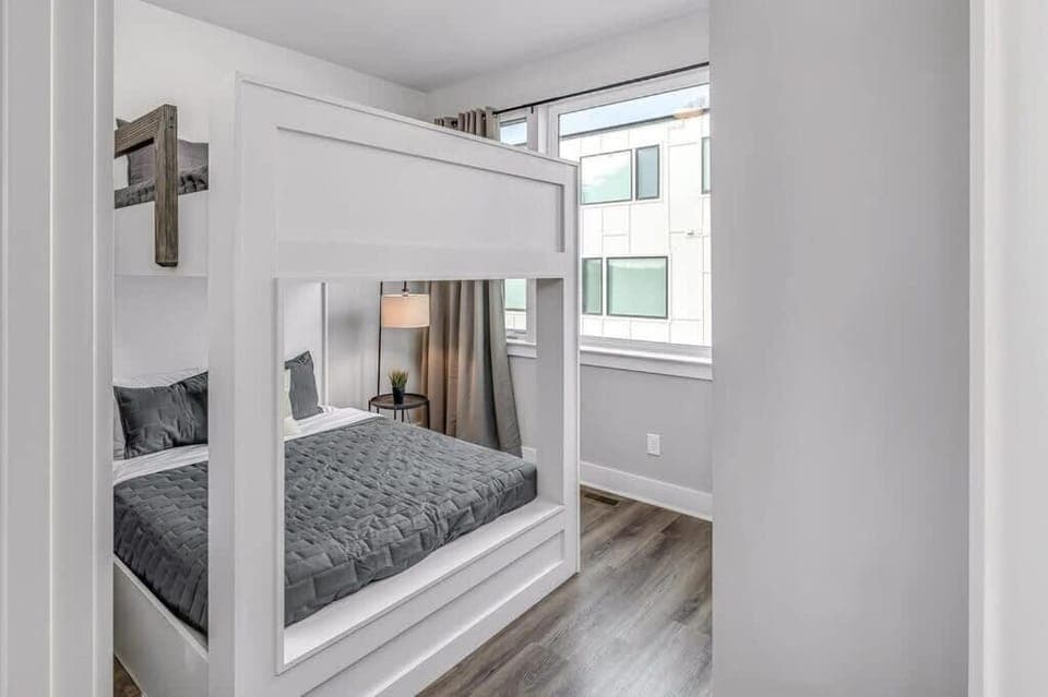 Bed, Photo of the whole room, Bedroom, bunk bed