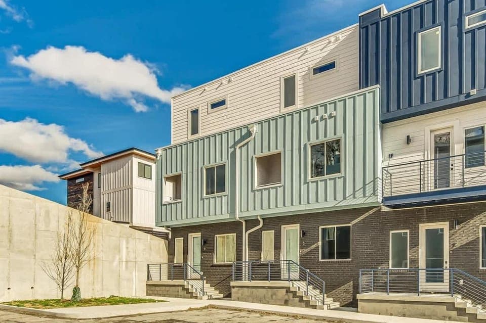 Property building, Street view