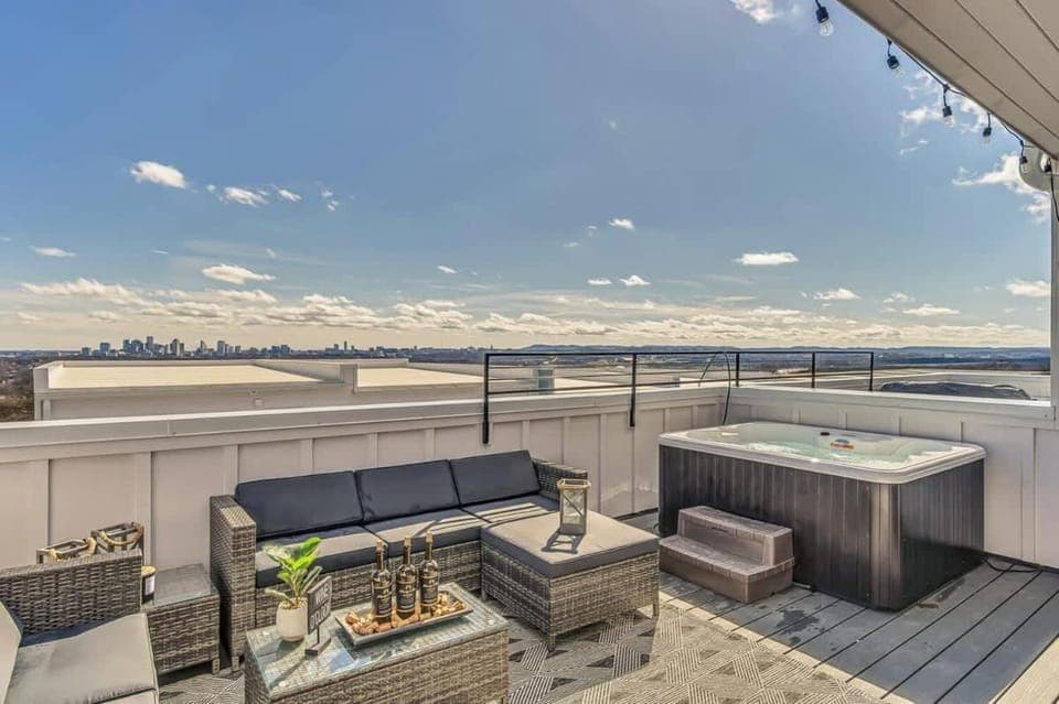 Patio, Hot Tub, Seating area, City view