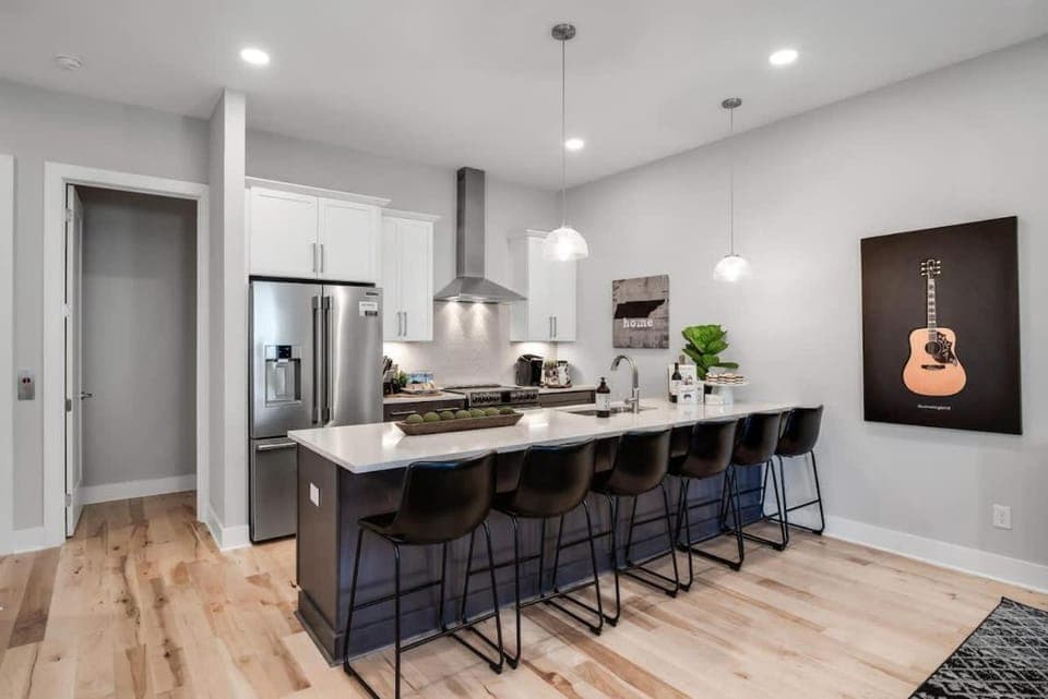 Kitchen or kitchenette, Seating area