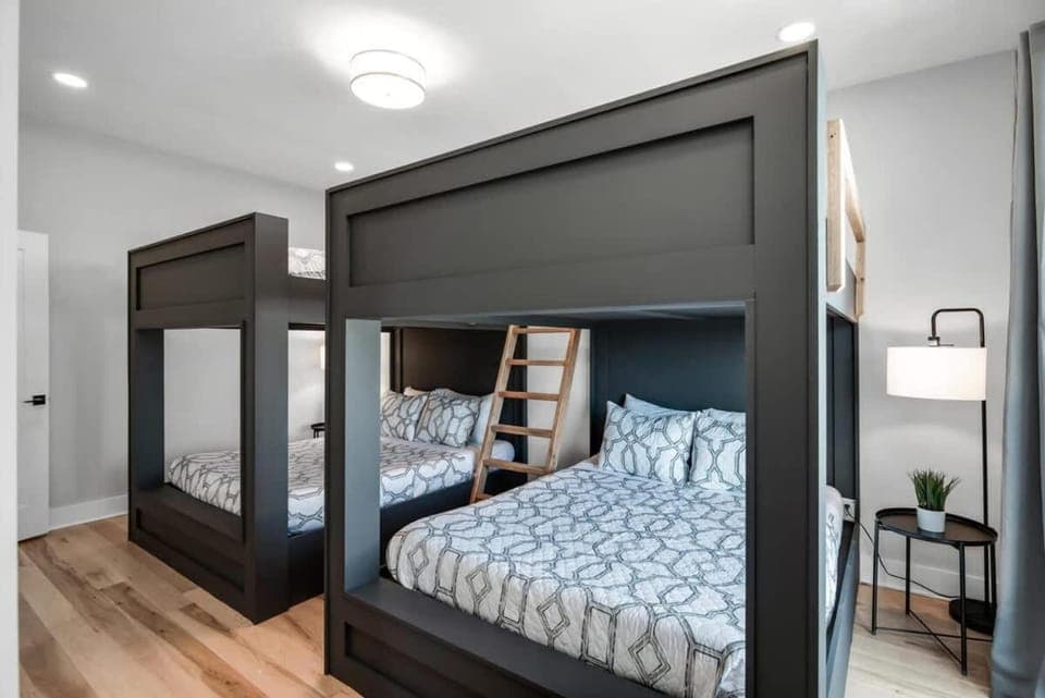 Bed, Photo of the whole room, Bedroom, bunk bed