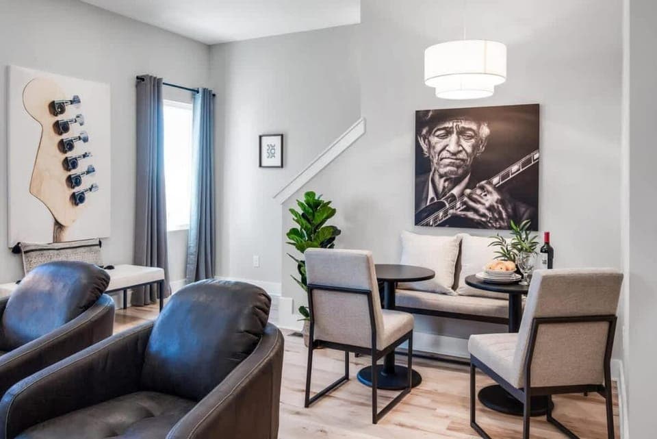 Living room, Seating area, Dining area