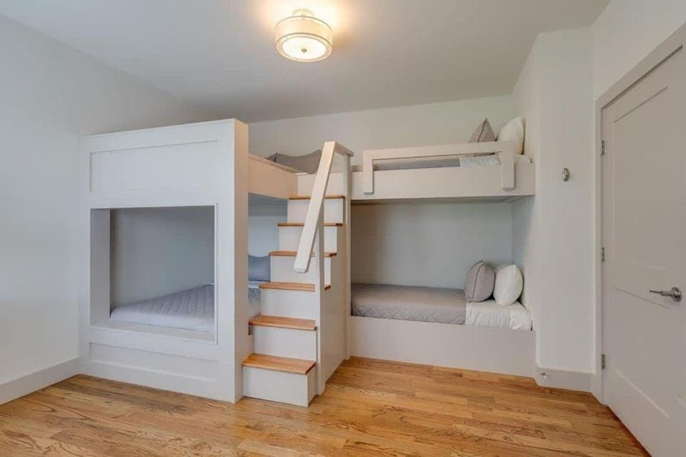 Bed, Photo of the whole room, Bedroom, bunk bed