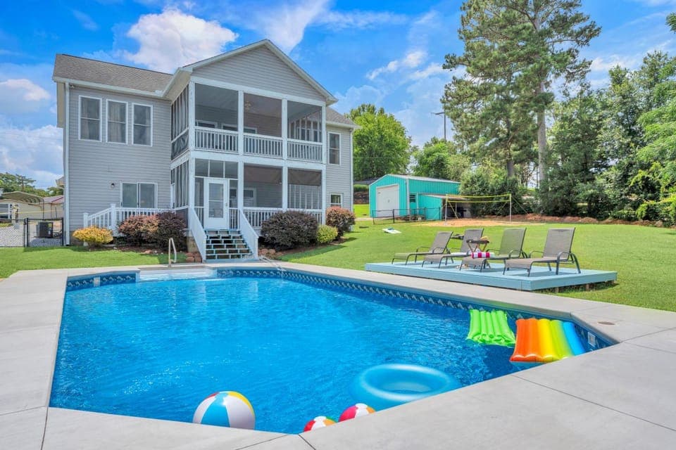 Property building, Swimming pool