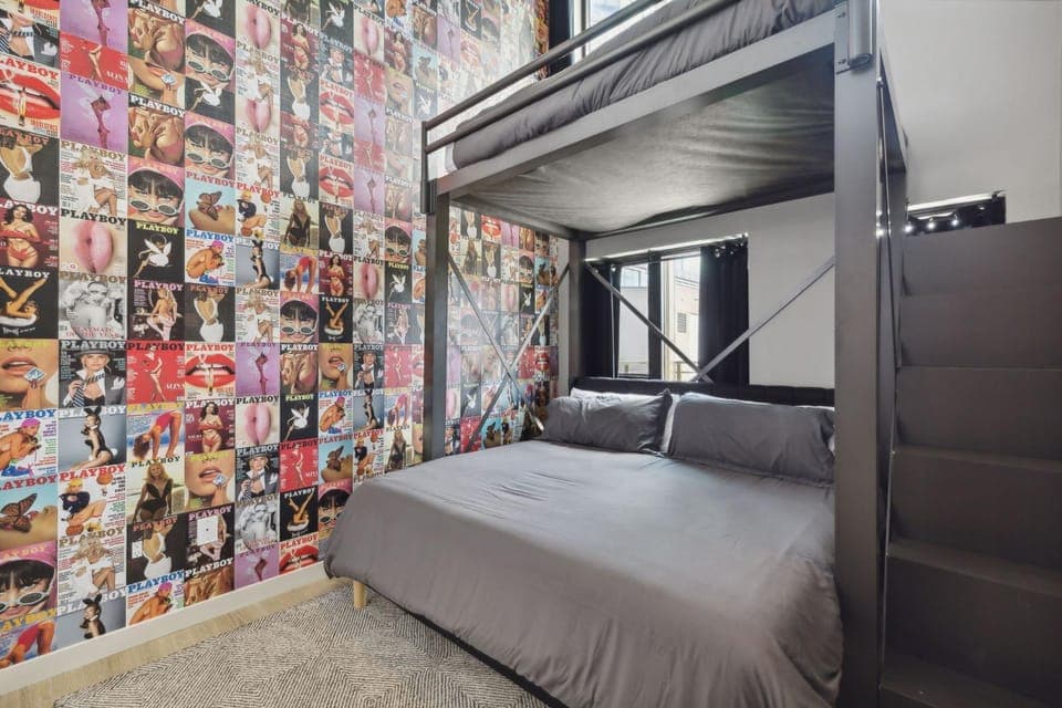 Walk to Broadway! The Man Cave/Cowboys & Playboys with Pool & Gym Apartment in The Gulch