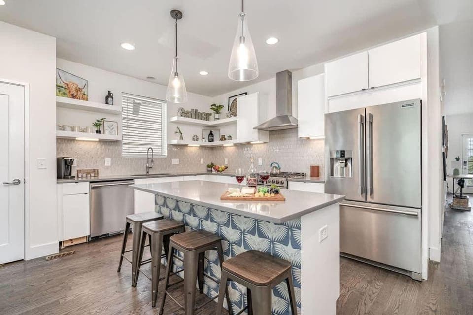 Riff & Rest - 2 Stylish Homes - Mins to Germantown House in East Nashville