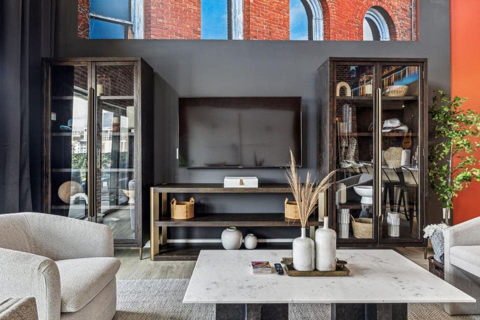 Grand Ole Nashville- Walk to Broadway & Honky Tonks! Apartment in The Gulch