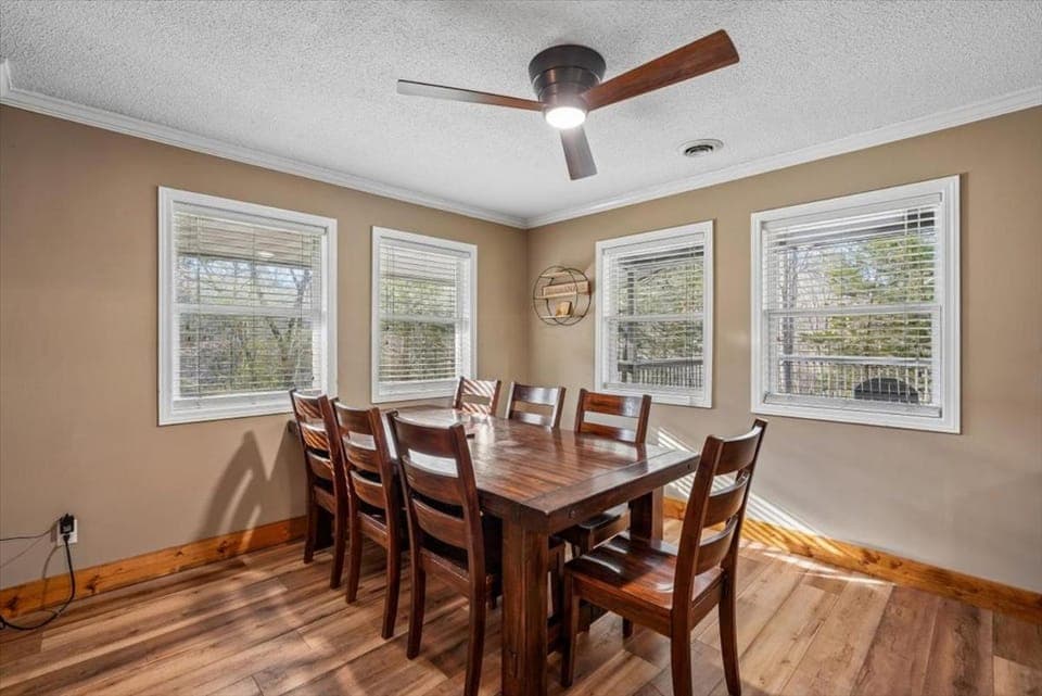 Glades Getaway by Venture Smoky Mountains House in Gatlinburg
