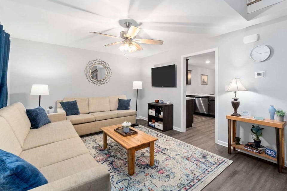 1-Mile to Downtown Clarksville 2 Comfy Homes House in Clarksville
