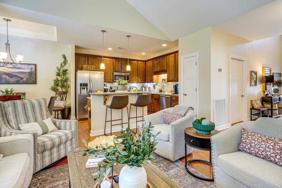 Private Patio: Residential Condo in Cleveland! House in Cleveland