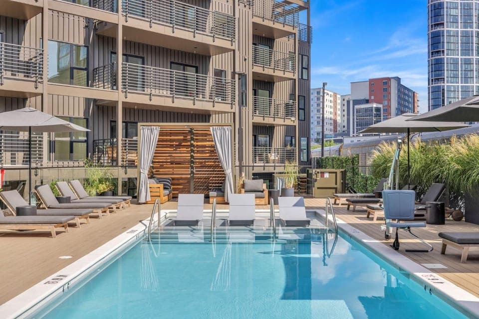 Walk to Broadway from Whiskey Glasses, Bach Party Approved with Pool and Gym Apartment in The Gulch