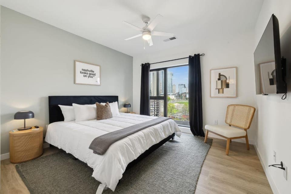 Skyline Nights Downtown Nash w/ Views, Pool, Gym Apartment in The Gulch