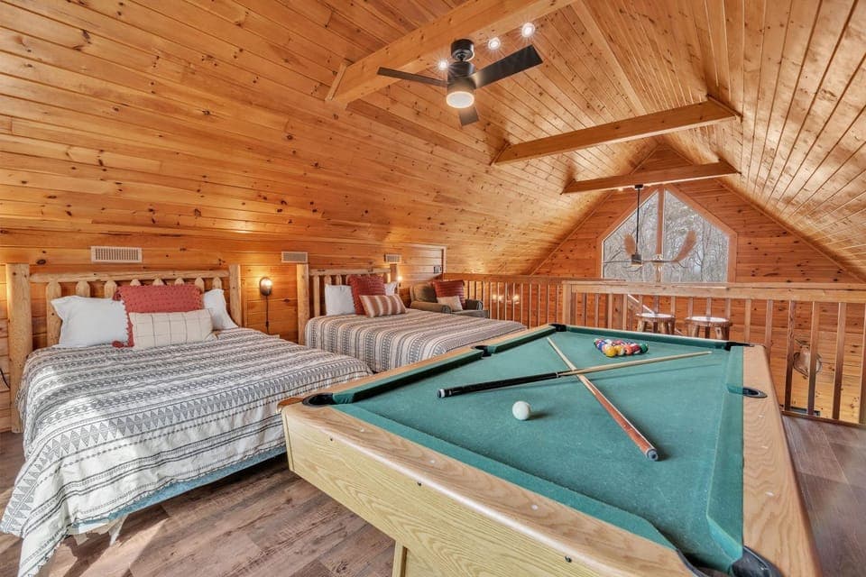 Moosehead Lodge - Fantastic Cabin at Lake Douglas Cabin in Douglas Lake