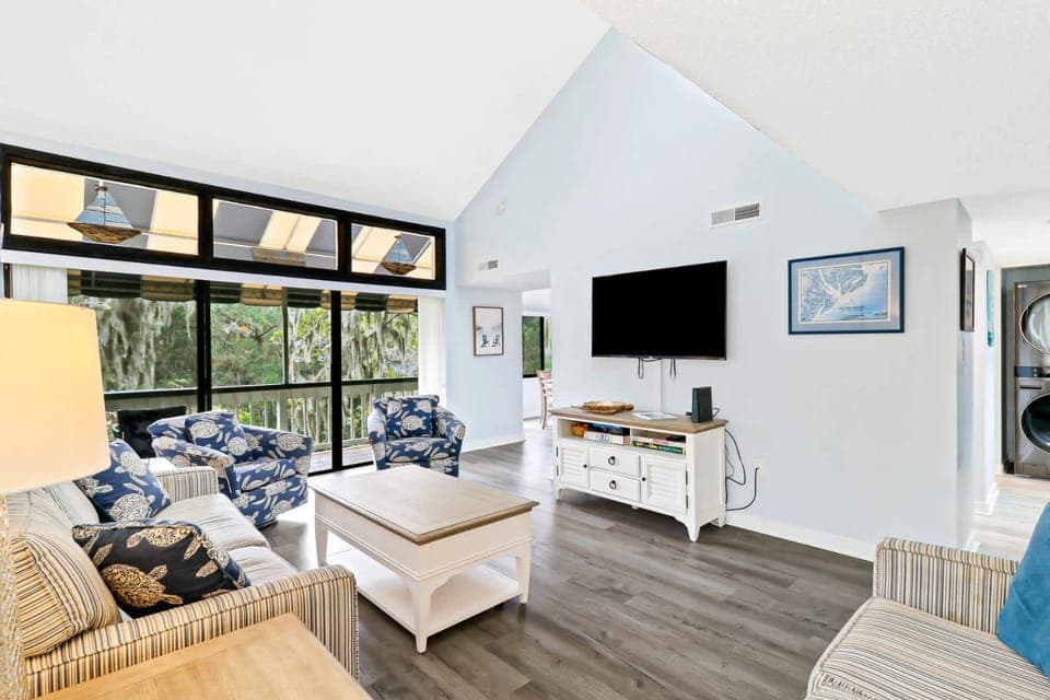 Relax in Style Walk to Beach from Treetops Villa Villa in South Forest Beach