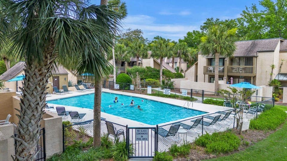 Coastal Charm & Convenience Beach Club Villa Near the Shore Villa in South Forest Beach