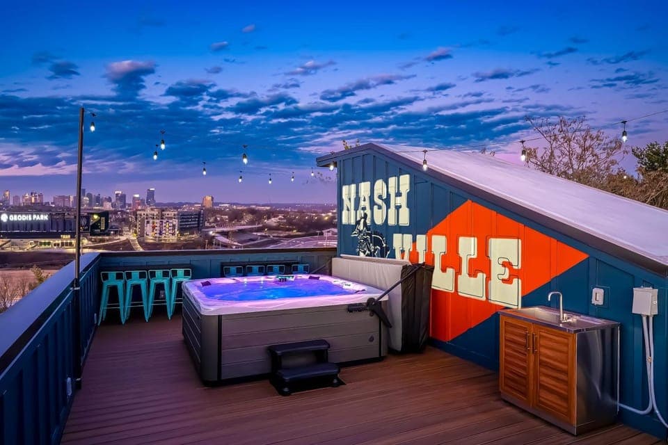 4 Rooftop Decks 4 Hot Tubs Game Rooms & Sauna House in Berry Hill