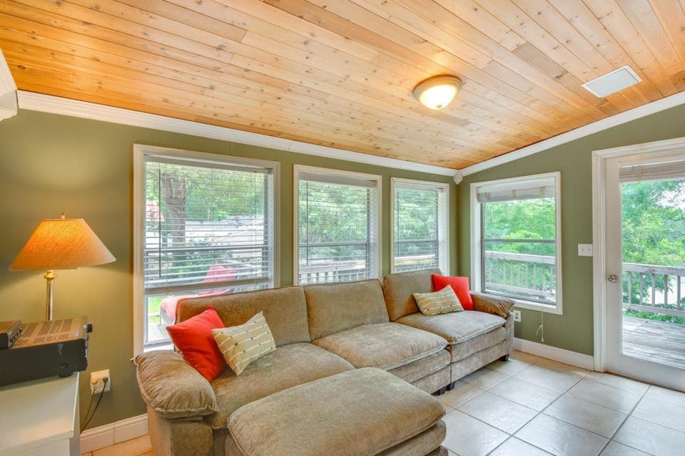 Waterfront Cabin w/ Private Dock on Lake Hartwell! Cabin in Reed Creek