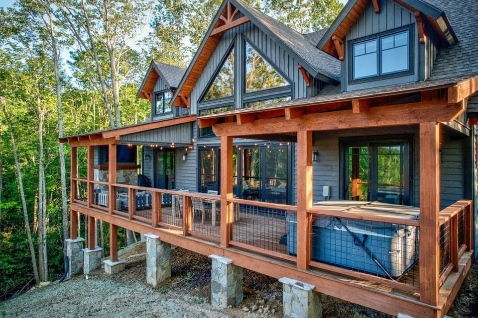 Bull & Bear at Eagles Nest House in Beech Mountain