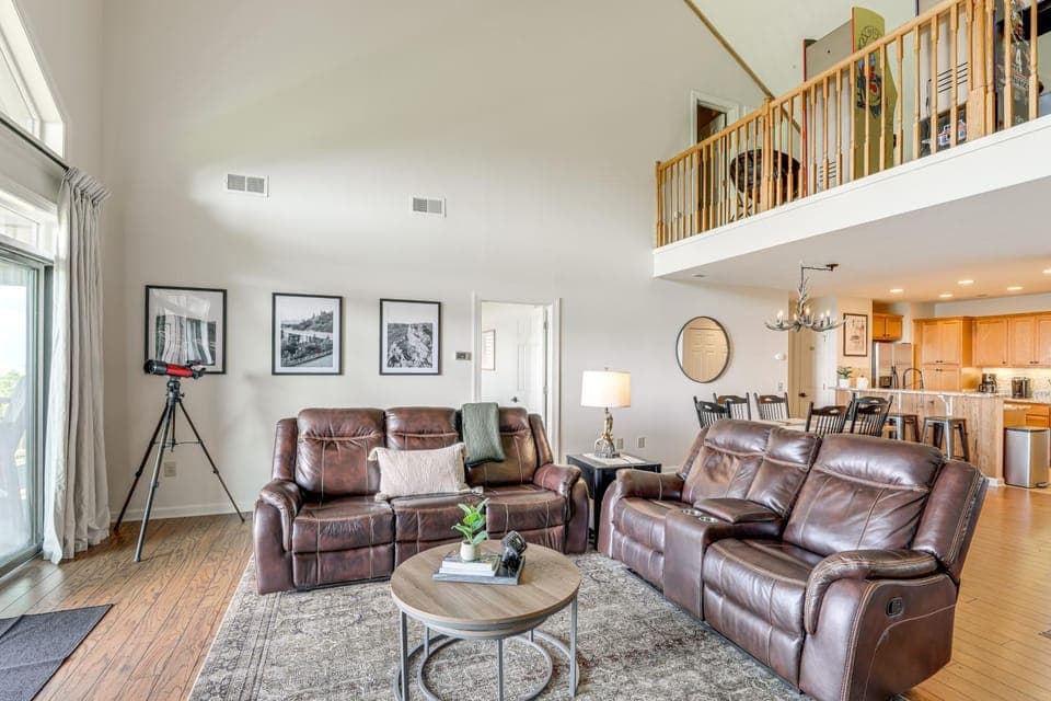 Family Fun in Sugar Mtn! Mountaintop Gem w/ Views House in Sugar Mountain