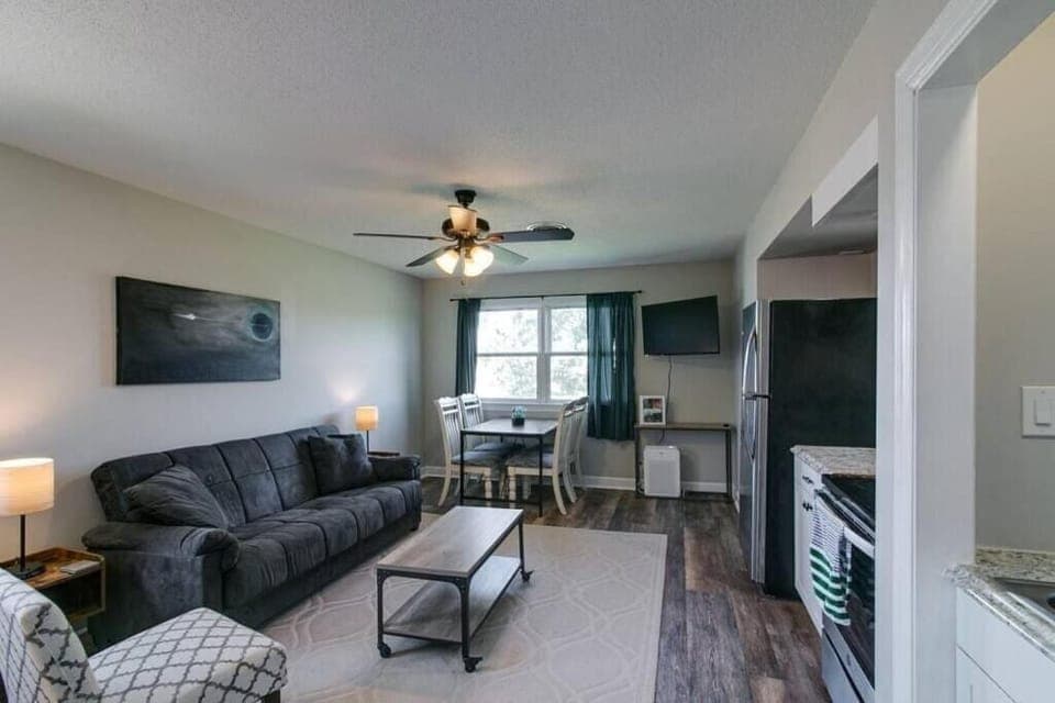 The Loft 1335 Whitt Ln House in Clarksville