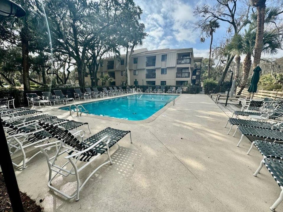 Swimming pool, Swimming pool, sunbed
