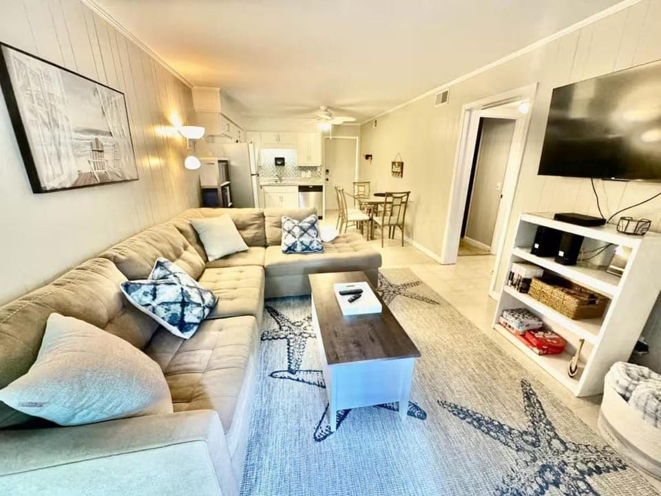 Communal lounge/ TV room, TV and multimedia, Living room, Photo of the whole room, Evening entertainment