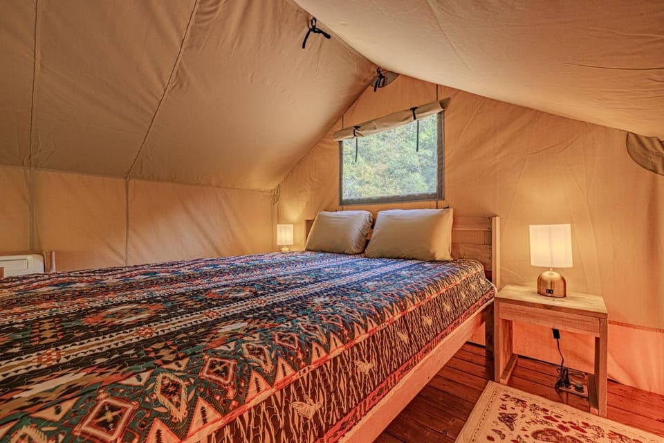 Bed, Bedroom