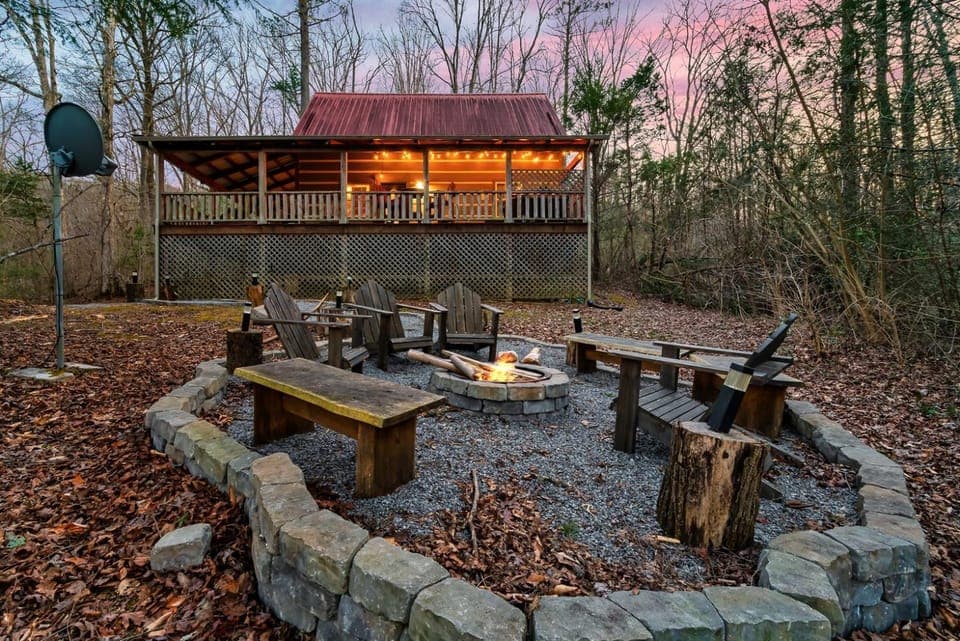 Secluded Smokies Cabin Hot Tub & Arcade Cabin in Sevier County