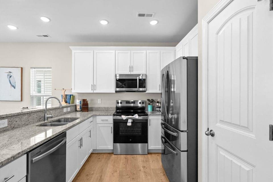 Topsail Jewel Steps to Ocean Private Garage House in Myrtle Beach
