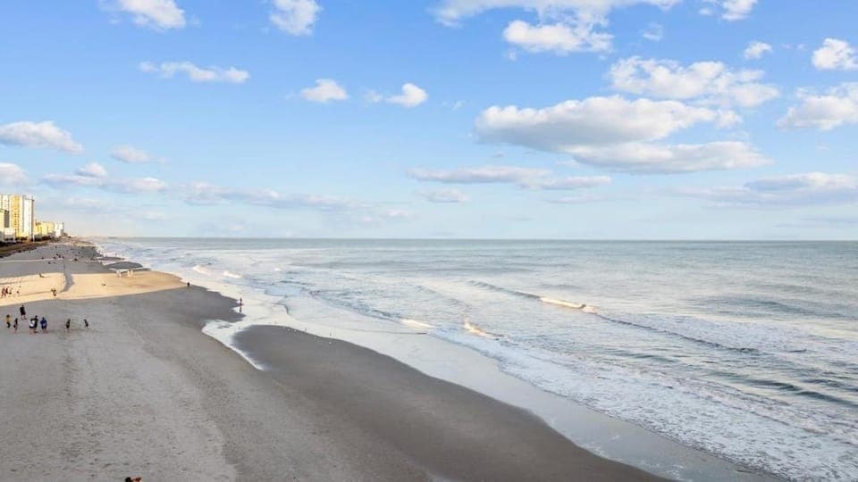 Sea Cloud - Across From Ocean - Pet Friendly House in Myrtle Beach