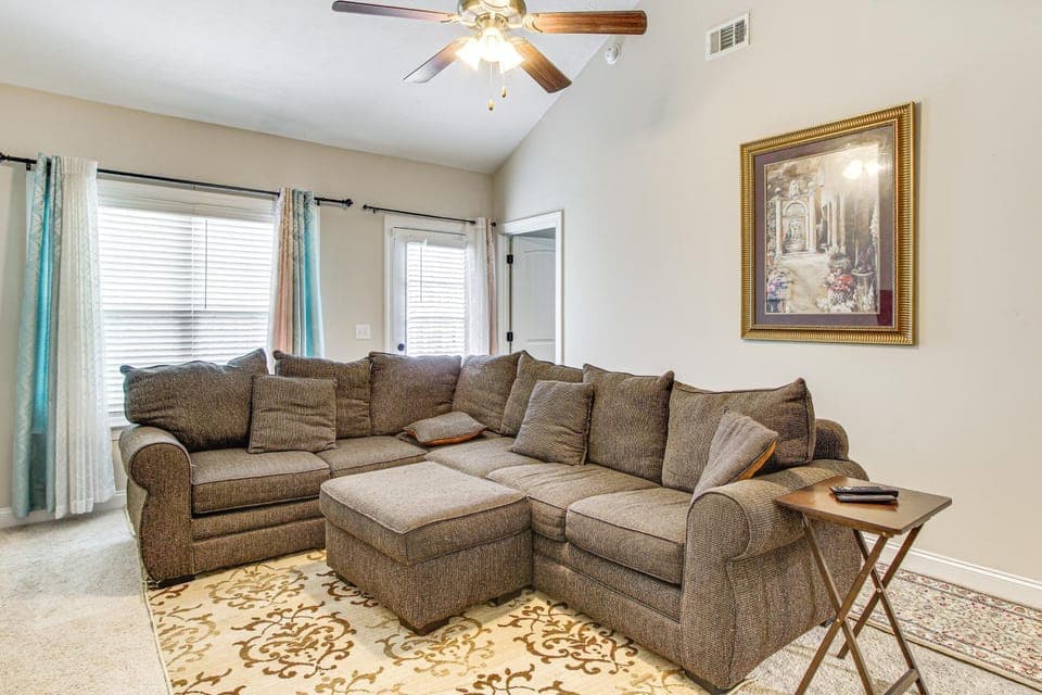 7 Mi to Dtwn Augusta: Townhome Near Shops & Eats! House in Augusta