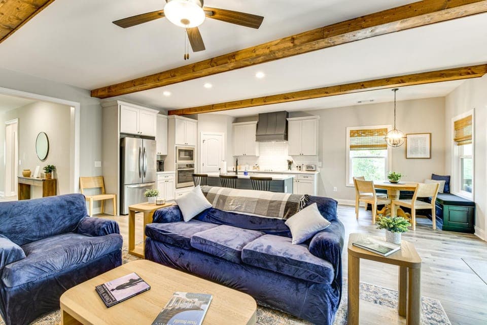 Waterfront Retreat on Lake Hartwell w/ Dock House in Reed Creek