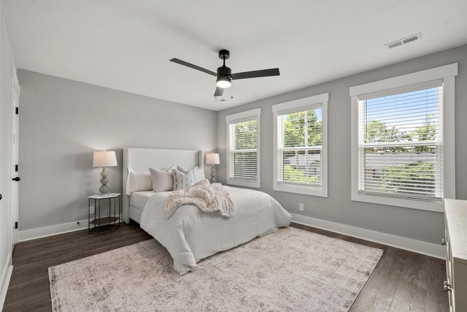Bed, Photo of the whole room, Bedroom