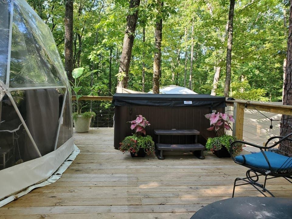Patio, Hot Tub, Balcony/Terrace