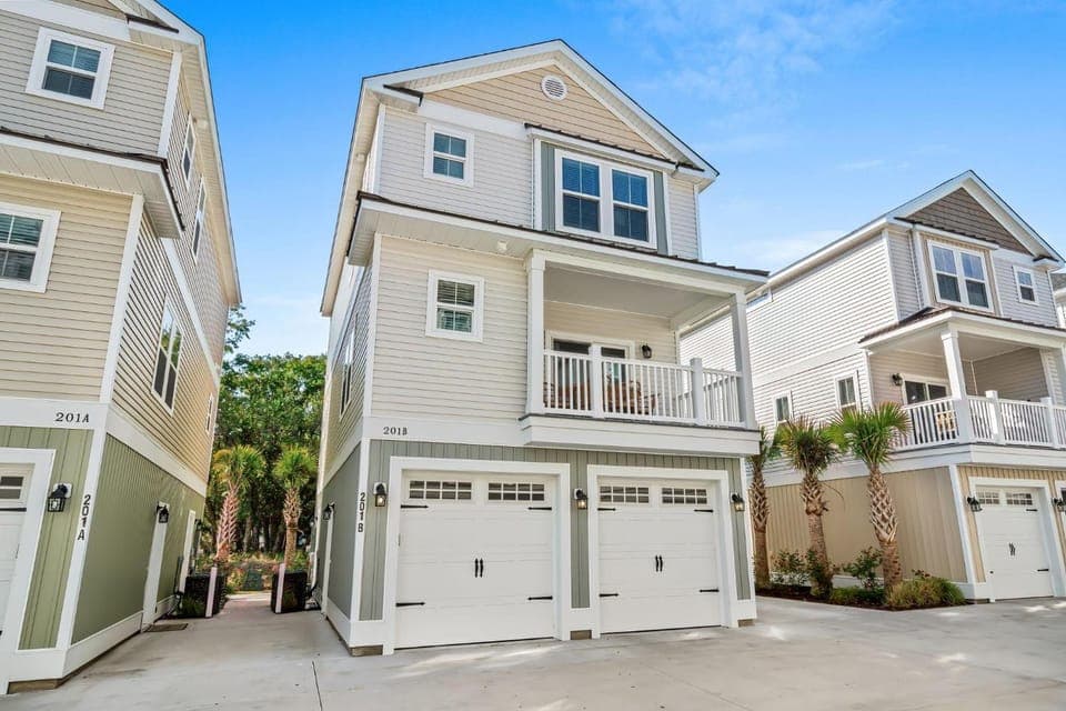 The Pink Panther-Ocean side-Pet Friendly House in Myrtle Beach
