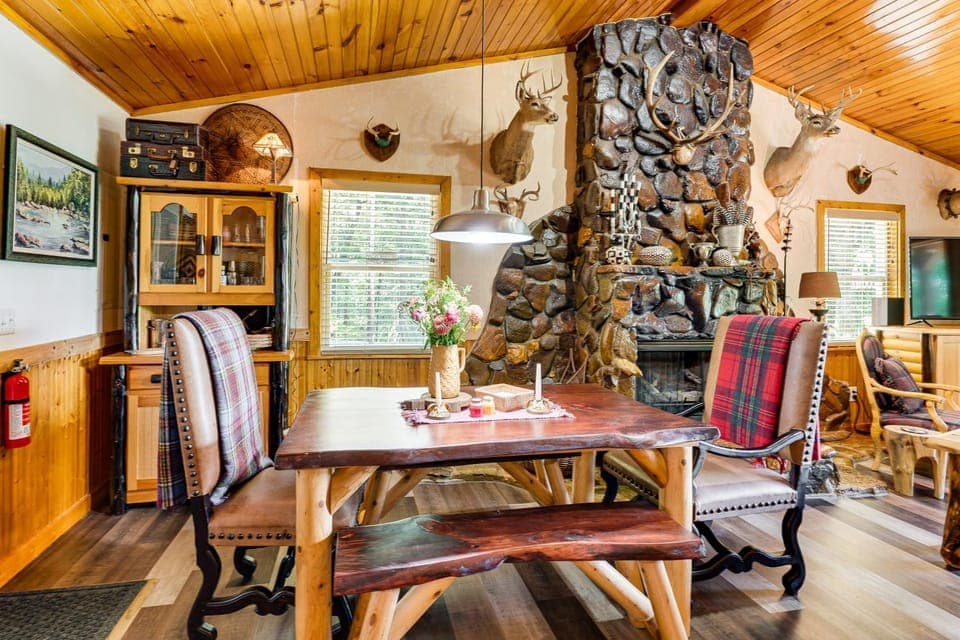 Screened Porch, Deck + Mtn Views: Andrews Retreat! House in Tennessee