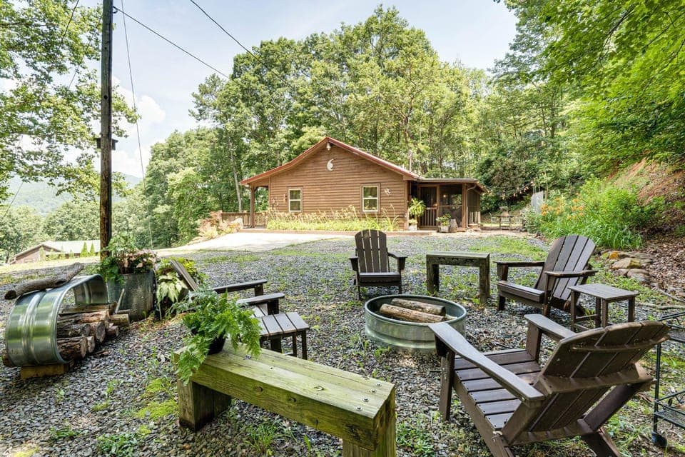 Screened Porch, Deck + Mtn Views: Andrews Retreat! House in Tennessee