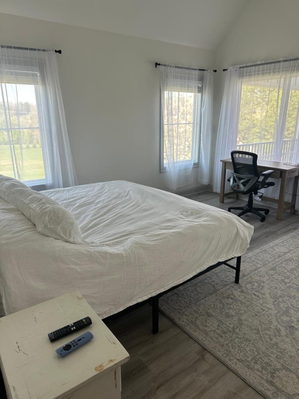 4-bedroom Lake house in Twin Creeks Winchester TN with Lakeview's, hot tub, pool Villa in Tennessee