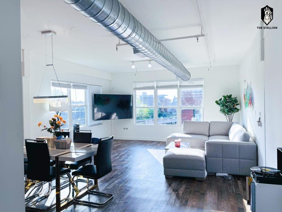 TV and multimedia, Living room, Seating area, Dining area