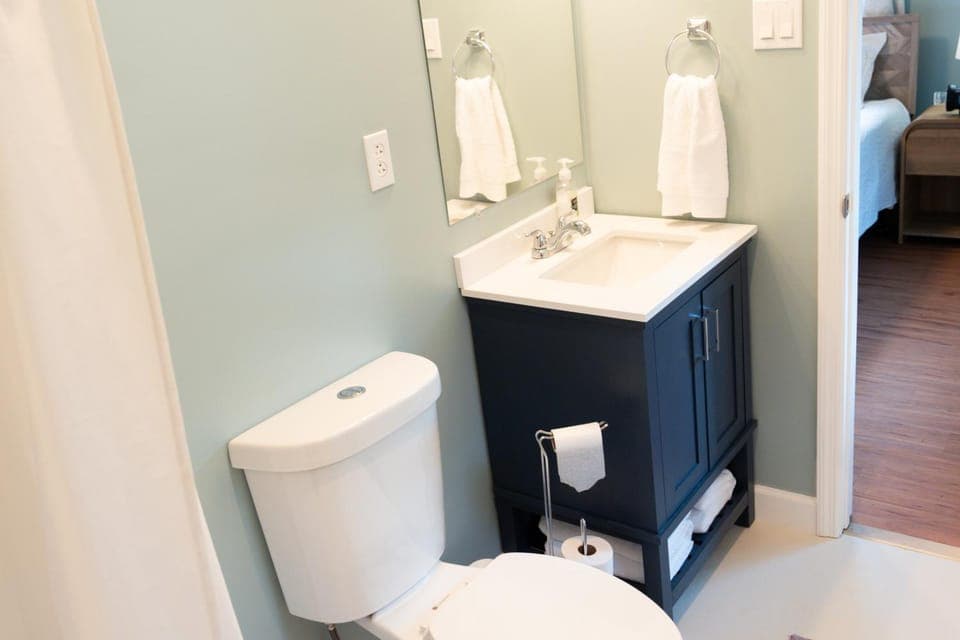 Bathroom, towels