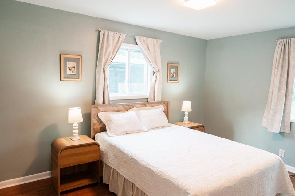 Bed, Bedroom
