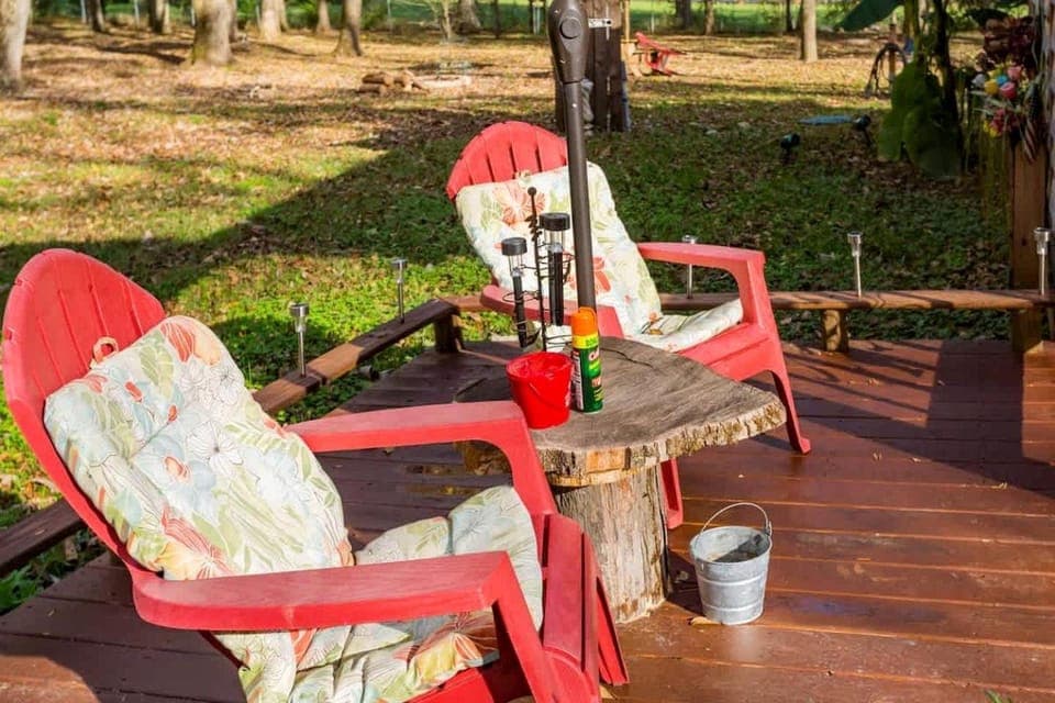 Hillbilly Chic Tiny House Near Nashville with WiFi, Kitchenette, Fire Pit & Trails House in Old Hickory Lake
