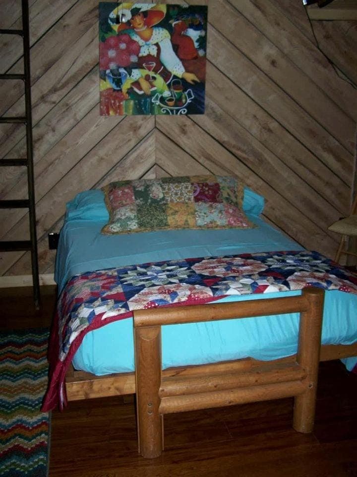 Secluded Sedona Tiny House in Woods Near Lake | Fire Pit, Hammocks, Full Kitchen & Breakfast House in Old Hickory Lake
