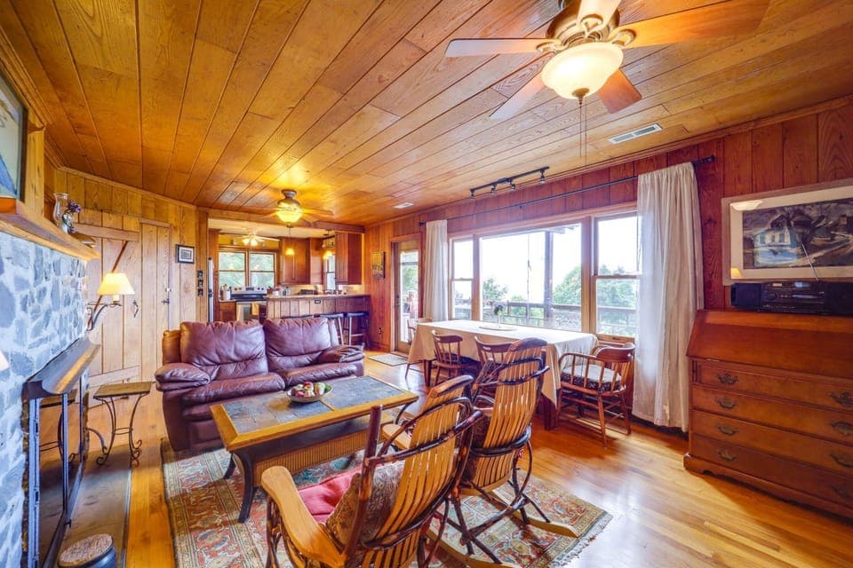 Little Switzerland Cabin w/ Stunning Mtn Views Cabin in Mitchell County