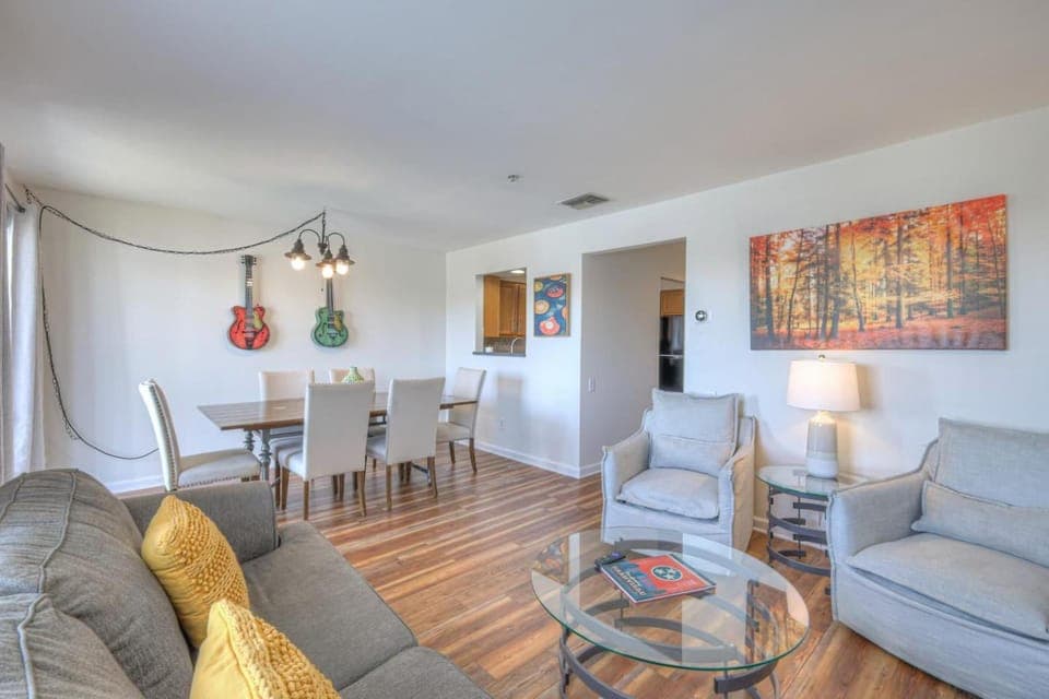 Riverfront Retreat-Near Broadway, Pool, Park Free House in East Nashville