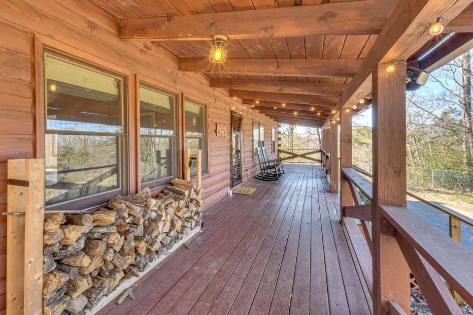 Woodsy Hideaway: 8 Mi to Henderson Falls Park! House in Lake Hartwell