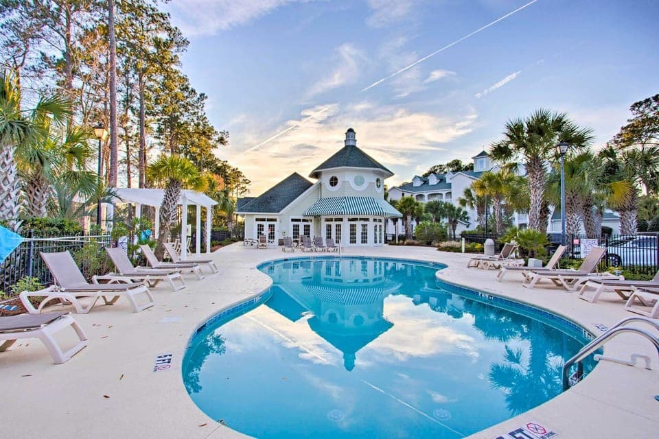 Tee Off & Unwind By Pool: Myrtle Beach Condo House in Carolina Forest