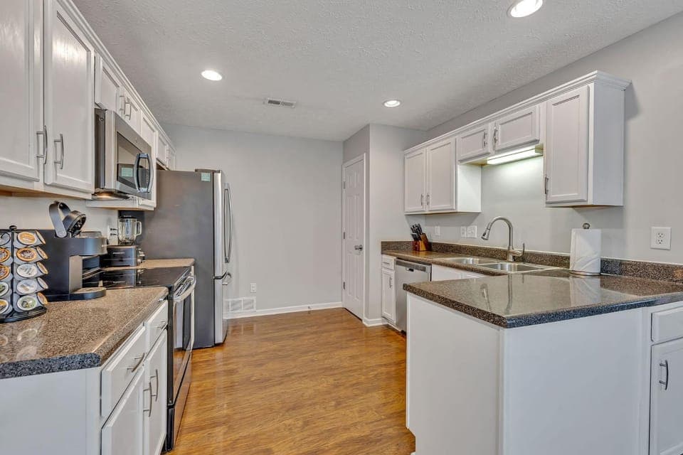 Cozy and Spacious Spring Hill 3BR 2bath Home House in Columbia